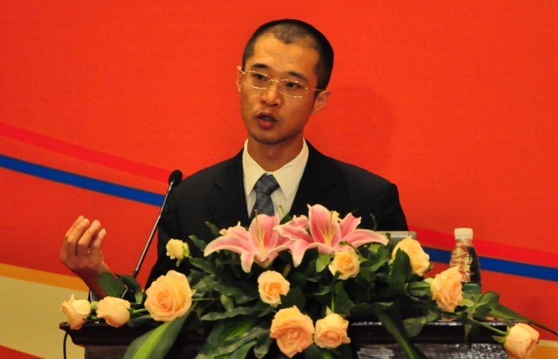 湘财证券董事长_昆明湘财证券制服(2)